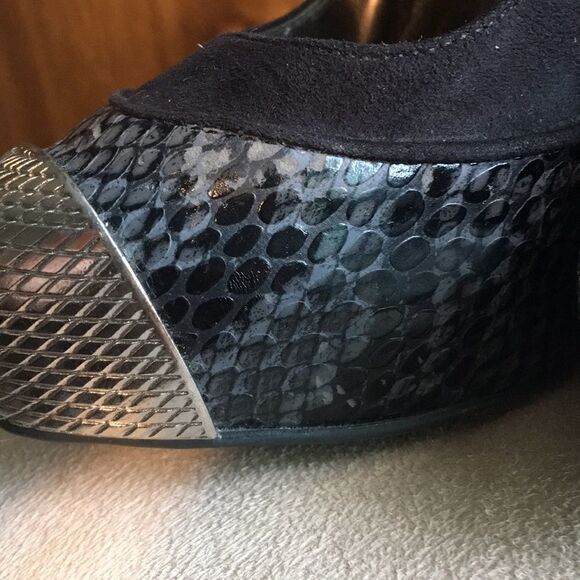 Ladies Carlos by Carlos Santana Pumps - Picture 11 of 11